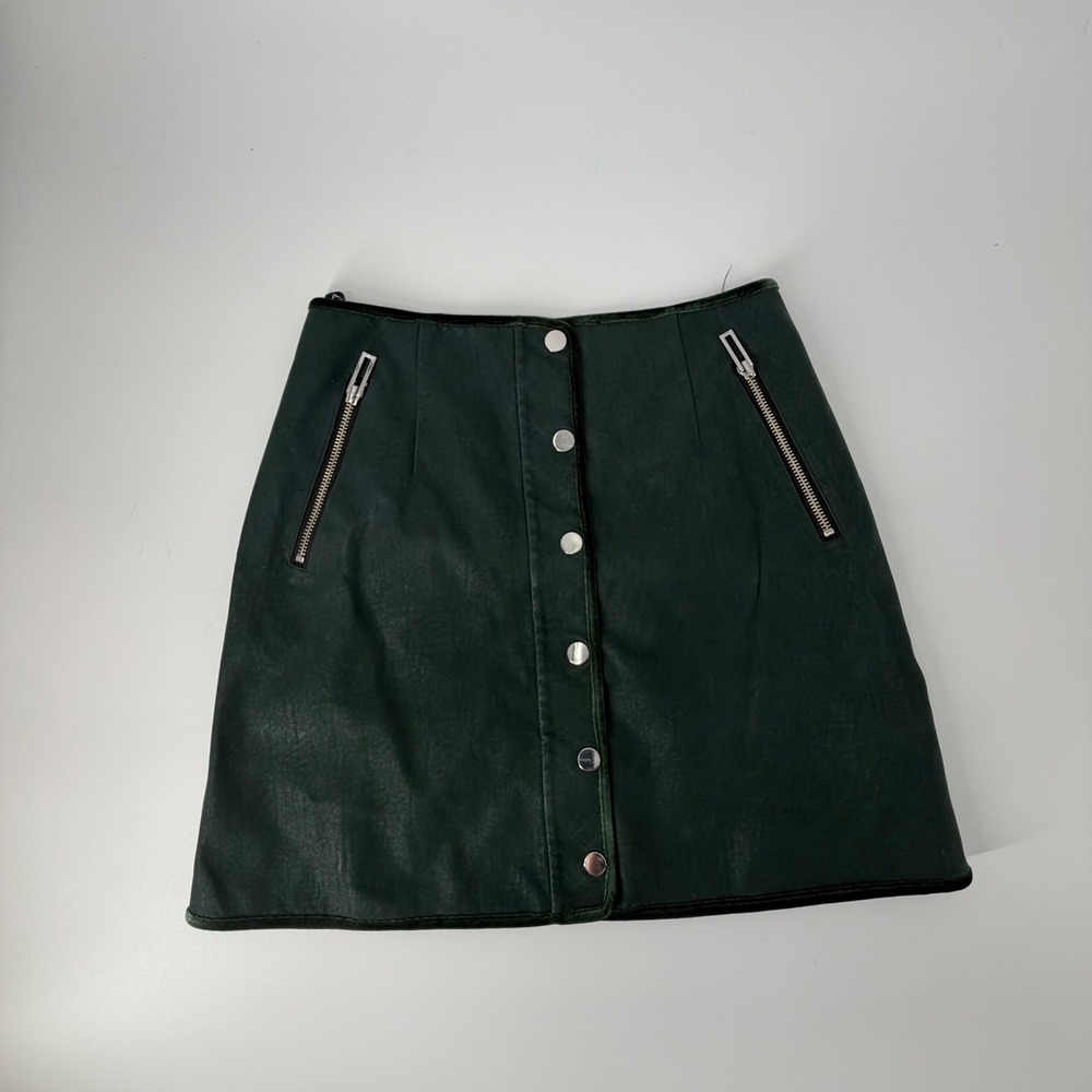 Green Faux Leather Suede Button Front Mini Skirt Velvet Trim Zip Pockets